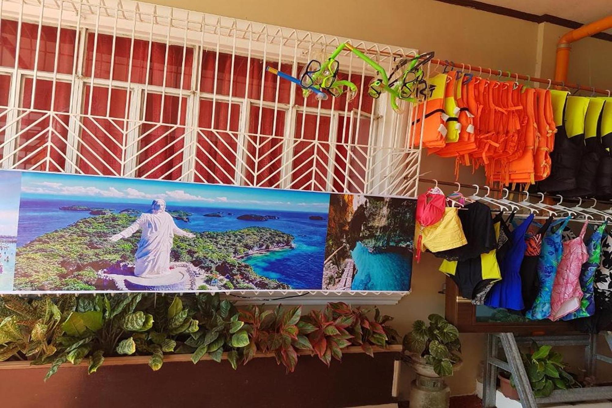 Fnt Transient House Near Hundred Islands Hotel Аламинос Екстериор снимка